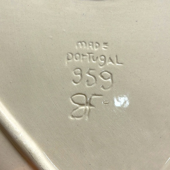 HEART SHAPED CERAMIC SPECKLED PINK 9.5” PLATE OR PLATTER MADE IN PORTUGAL - Picture 4 of 6